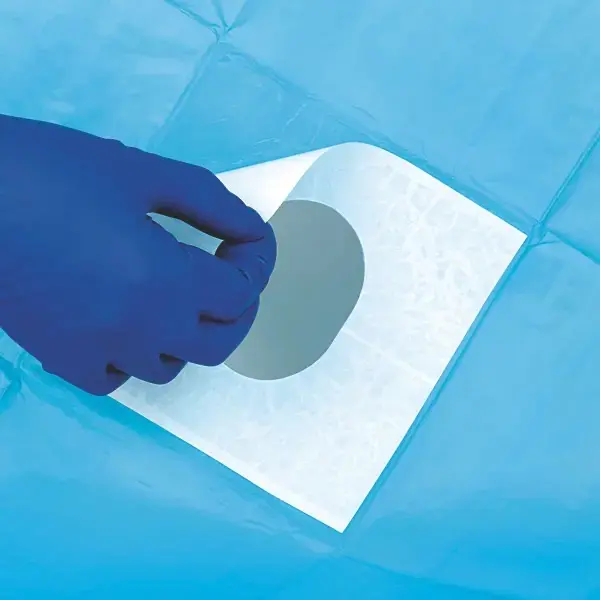 Champ stérile 50 cm x 60 cm avec ouverture ovale 6 cm x 8 cm - 50 pièces